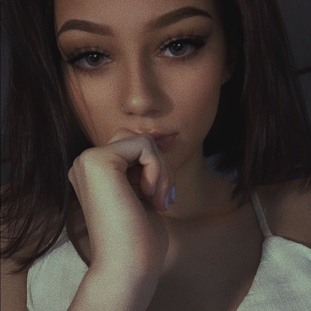 Meet your Posher, Alexis